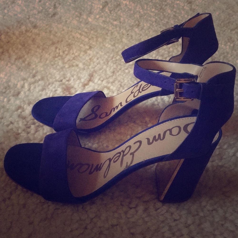 Blue Suede Shoe with gold detail💛